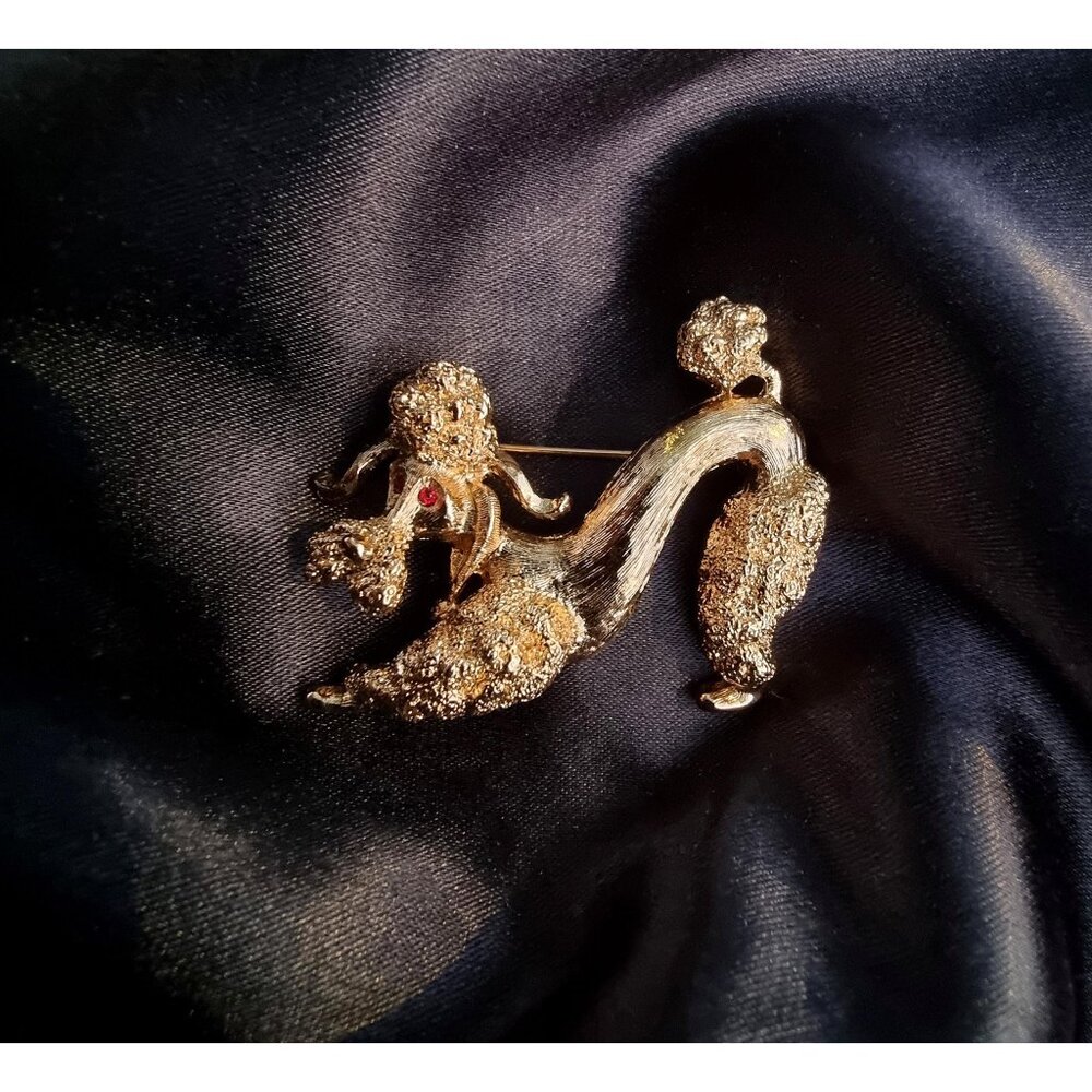 Vintage MONET 1970s Signed Poodle Dog Gold Red Eyes Animal Brooch